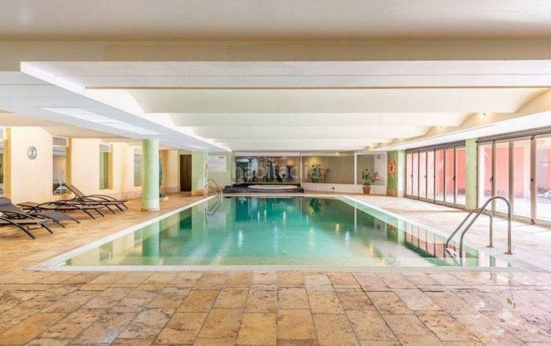 Foto 0f7847bd-84ce-440c-b575-3e56b13cff0a. Apartment with parking pool in Parque Central Estepona