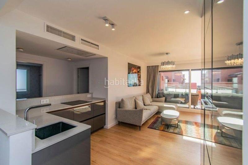 Foto f995399d-5558-449e-8cb0-e2c19ca79248. Appartement mit parking pool in Parque Central Estepona