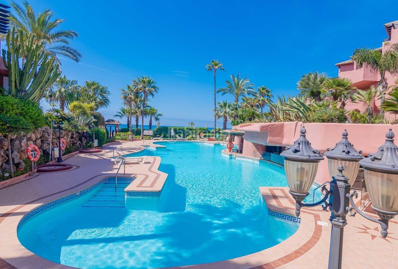 Foto 1d366510-596a-49d1-9c0e-bd3caec756c5. Apartamento en n/a en Parque Central Estepona