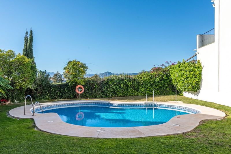 Foto 053cadc0-04bf-4206-a40b-f234ee4e2879. Maison jumelée dans Aloha pueblo 30 dans Aloha Marbella