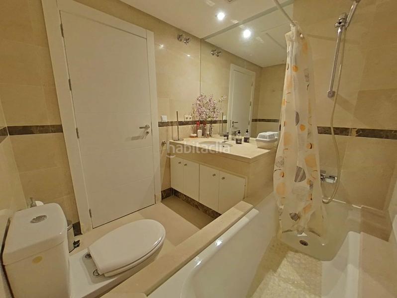 Foto e4983416-391d-4c54-8ee0-c5ea96a9c721. Apartamento en calle alminar 5 - d 28 en Las Brisas Marbella