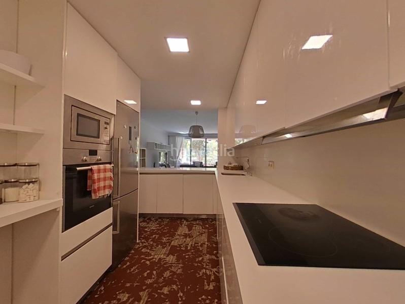 Foto e0e0be02-ac2a-459d-8227-0100a7f66bde. Appartement dans calle alminar 5 - d 28 dans Las Brisas Marbella