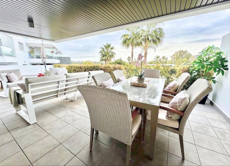 Foto 2c7ee5ad-141d-49e9-8b6f-ad6017165388. Apartament a calle pico alcazaba 6 a Benatalaya Estepona
