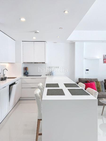 Foto ceb8a576-7219-46b1-ae5e-95a3613138db. Apartamento en calle pico alcazaba 2pm en Benatalaya Estepona