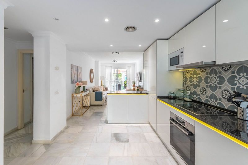 Foto f8aa389f-759e-4cad-857c-43b1a4c1aa77. Apartament a calle aries 111 a Los Naranjos Marbella