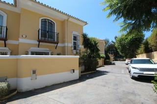 Casa adossada a Calle dalia 5