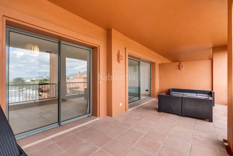 Foto 05a7f270-d5ec-4015-96e8-f8880ae67695. Apartamento en calle pico alcazaba 21 en Benatalaya Estepona