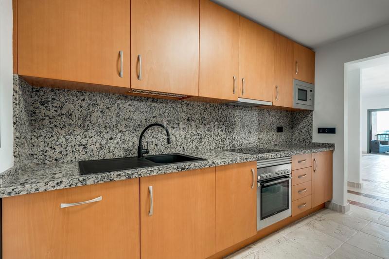 Foto 1ae4c683-9692-4fdb-9e55-d3b186bab05e. Apartamento en calle pico alcazaba 21 en Benatalaya Estepona