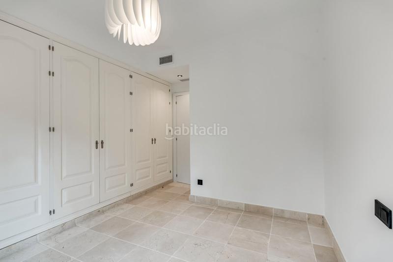 Foto 21b5c5c2-3e9c-4767-8fb9-e36478f1f71a. Apartamento en calle pico alcazaba 21 en Benatalaya Estepona