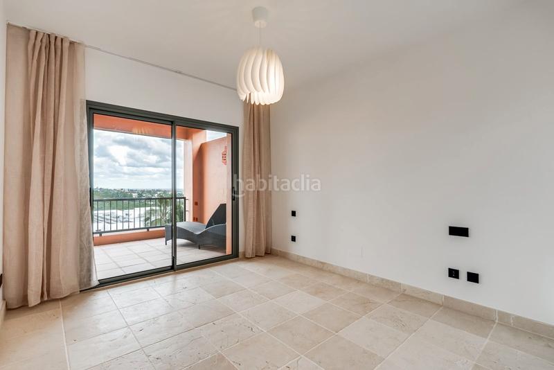 Foto 42407c94-a71d-43a6-80ea-9de34841e273. Apartamento en calle pico alcazaba 21 en Benatalaya Estepona