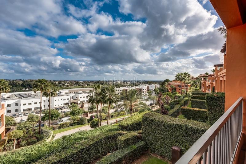 Foto 94bca3ae-a848-46c9-8b9e-1da527582fc3. Apartamento en calle pico alcazaba 21 en Benatalaya Estepona