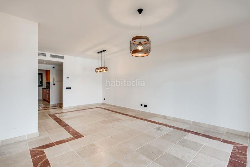 Foto d53994d6-9a68-4a69-beda-546806748fff. Apartamento en calle pico alcazaba 21 en Benatalaya Estepona