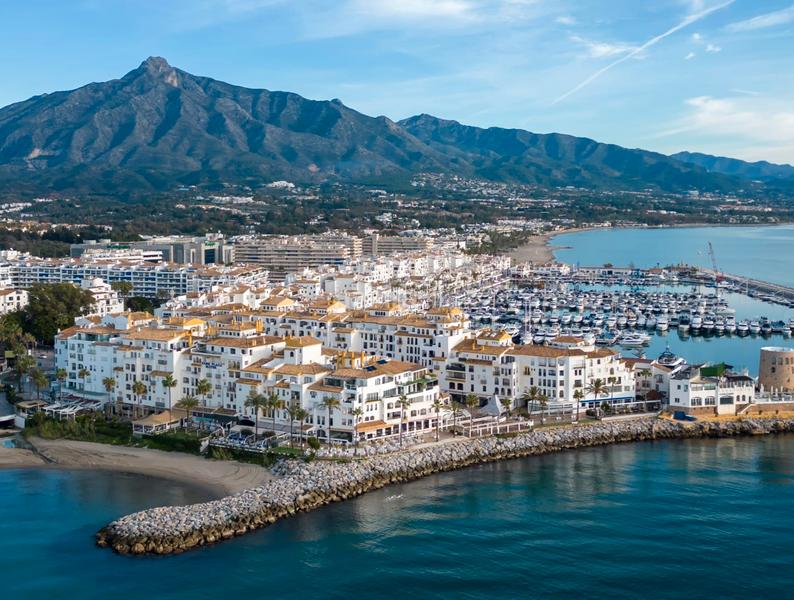 Foto 33d5a0ea-3ba4-46e7-b71a-745bb2e39787. Appartement in calle azahar 12t in Nueva Andalucía centro Marbella