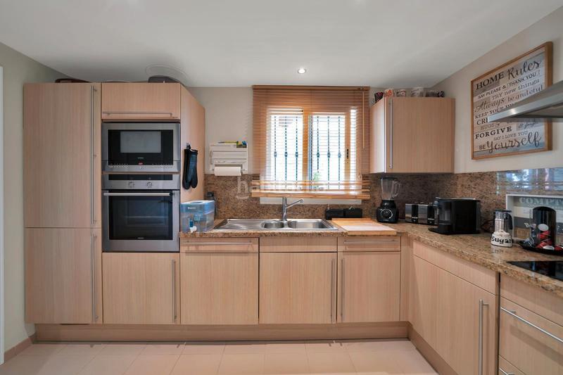 Foto 226682d0-216d-43fa-a8fd-b61c79e91794. Apartament a calle pico alcazaba 15 a Benatalaya Estepona