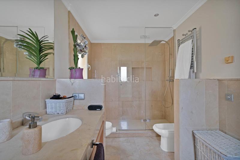 Foto 2285f9bf-9ff9-43dd-bf04-ca7ca0930ab6. Apartament a calle pico alcazaba 15 a Benatalaya Estepona