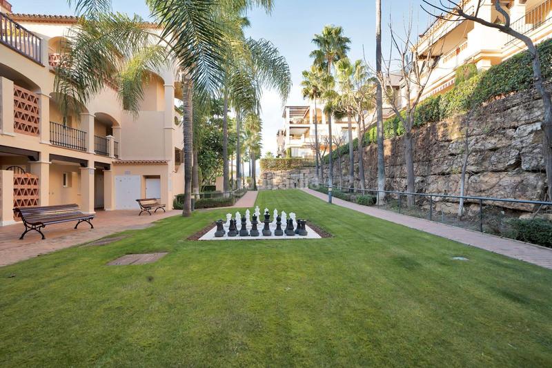 Foto 395eb9b0-d658-4d0b-836b-f8ce067f3610. Apartament a calle pico alcazaba 15 a Benatalaya Estepona