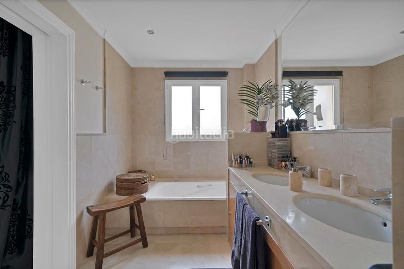Foto 870e474c-abd5-4d74-a093-6233cfd533f4. Apartament a calle pico alcazaba 15 a Benatalaya Estepona