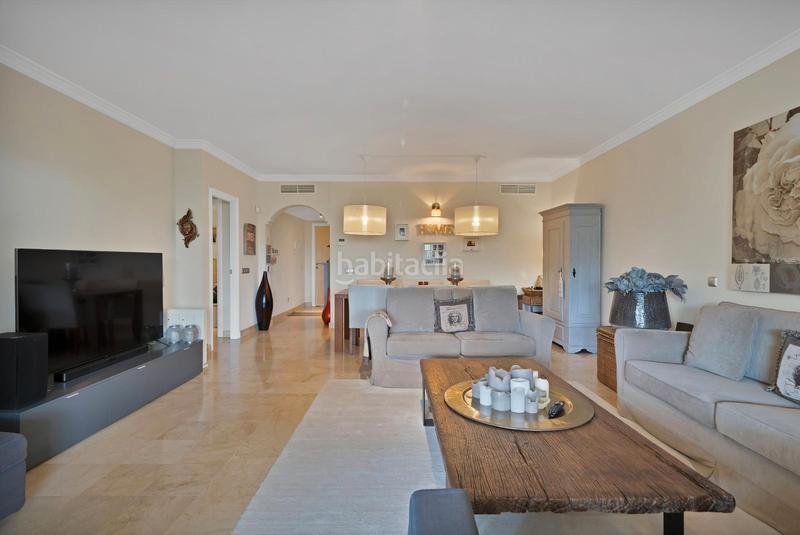 Foto ca776241-d3a4-4afd-86d3-e20212ec1a09. Apartament a calle pico alcazaba 15 a Benatalaya Estepona