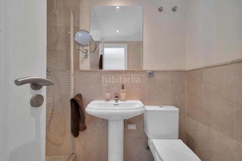 Foto d36cf0ad-71bf-4a83-a5a7-ab91b07abb92. Apartament a calle pico alcazaba 15 a Benatalaya Estepona