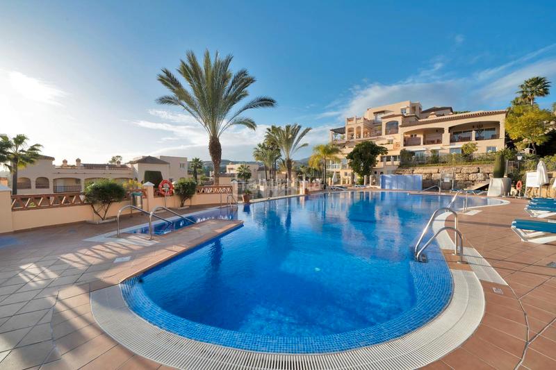 Foto d966a70e-0aef-4bad-84f0-cb0c85e793fa. Apartament a calle pico alcazaba 15 a Benatalaya Estepona