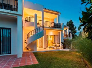 Semi detached house in La Dama de Noche - La Alzambra