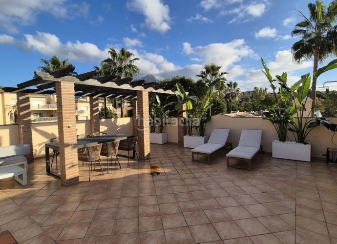 Foto ec4cc740-66cf-4c01-b0fe-e146fe1d3fa9. Apartament a calle pléyades 24 a Los Naranjos Marbella