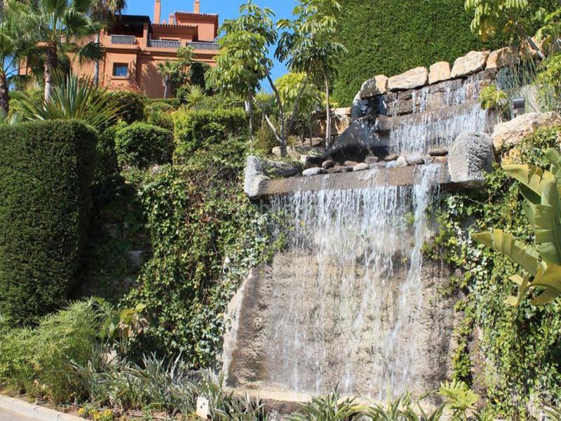 Foto 02c54f27-7d28-45e7-9ad6-ba5b53d16561. Appartement dans calle pico alcazaba 21 dans Benatalaya Estepona
