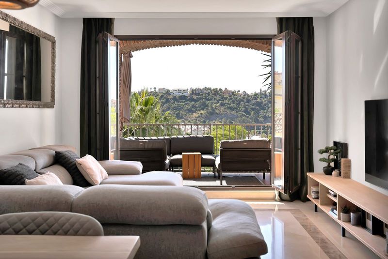 Foto ede14a12-addb-4893-be9f-70715f641470. Apartament a calle la pacheca alta 22 a Benahavís pueblo Benahavís