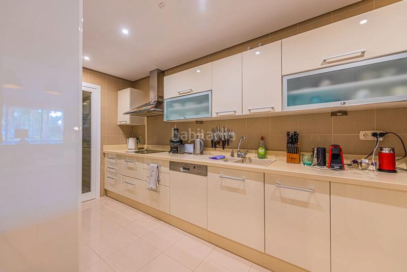 Foto c003be5f-0b38-4a60-beba-2cc6379871fe. Apartamento en calle osa mayor 62 en Los Naranjos Marbella