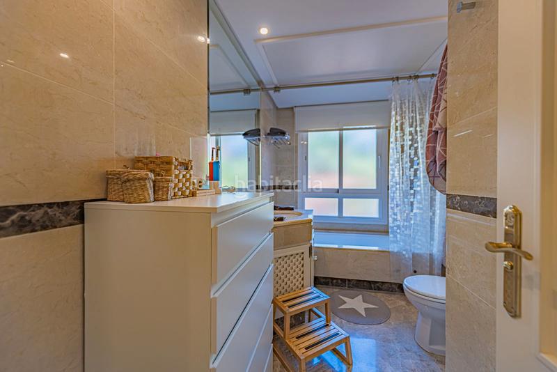 Foto 99371b26-3f5d-43d4-bba7-658c7e11e883. Appartement in calle osa mayor 62 in Los Naranjos Marbella