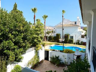 Casa a Urbanización los naranjos de marbella 399