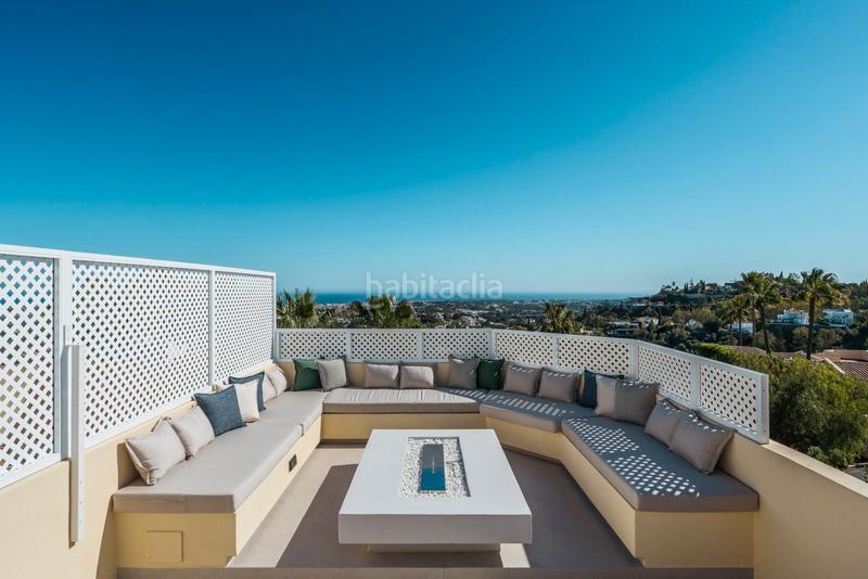 Foto 0b9613c2-7e9f-4378-a2d4-c3f72cf2fc5f. Casa a schiera in avenida tomás pascual 54 in La Quinta Benahavís