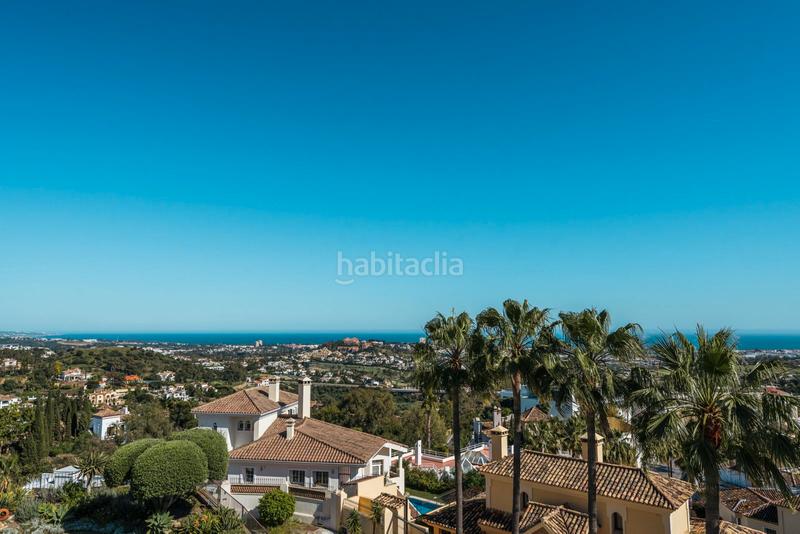 Foto f27cd993-380f-4c42-ae5b-8629a060f753. Casa a schiera in avenida tomás pascual 54 in La Quinta Benahavís