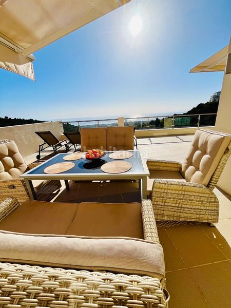 Foto 3abf2d67-170d-4d5d-b2b0-53b4bfede12e. Dachwohnung in urbanizacion los altos de los monteros 11 in Marbella