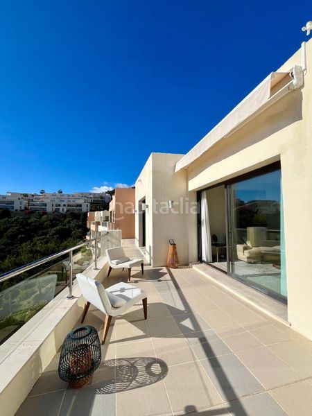 Foto 4a296dab-1b6f-4a35-8cd6-1c19a9a36f8a. Dachwohnung in urbanizacion los altos de los monteros 11 in Marbella