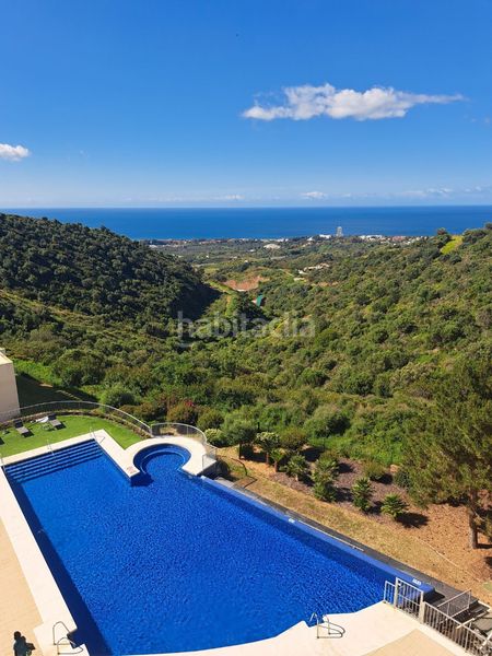 Foto 9e985b24-9bba-4c95-b72e-a1c340e84801. Dachwohnung in urbanizacion los altos de los monteros 11 in Marbella