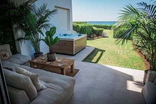 Semi detached house in Urbanización las chapas 123