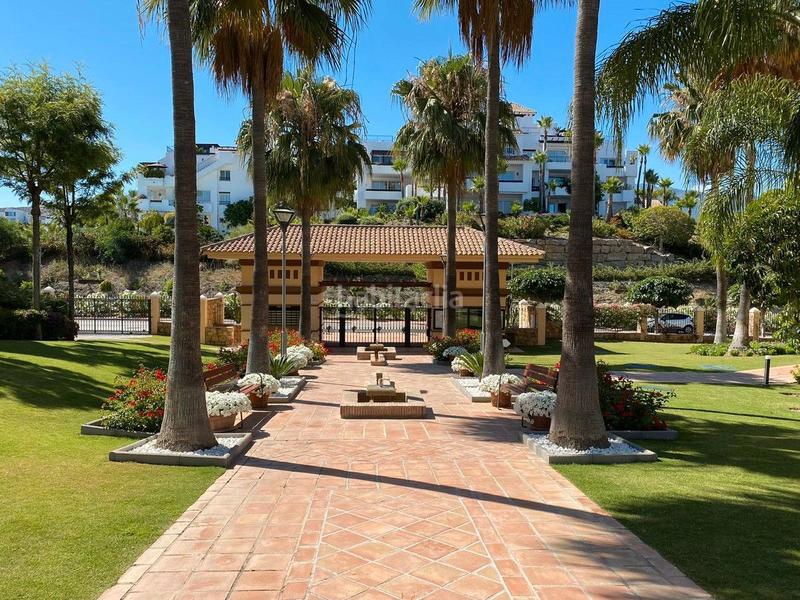Foto b44d8c1e-bd69-4397-a43c-2b2e78e973de. Apartment in urbanización lomas del conde luque 712 in Benahavís