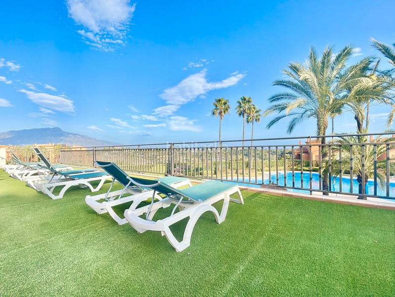 Foto f733e2eb-d6ed-4908-8fe2-f997c09015e1. Appartement dans urbanización lomas del conde luque 712 dans Benahavís