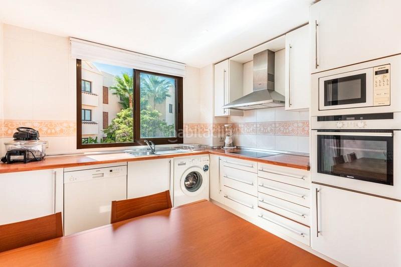 Foto 5e0b1e96-cb17-45b3-9c13-b8602ca12371. Appartement in urbanización lomas del conde luque 712 in Benahavís