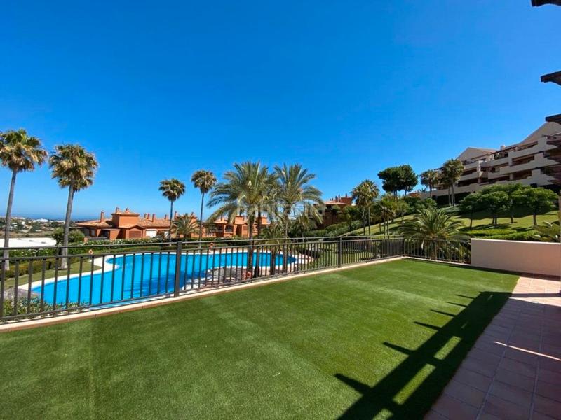 Foto f5ce617f-fce6-4230-86cd-d92c5bf72ee5. Appartement in urbanización lomas del conde luque 712 in Benahavís