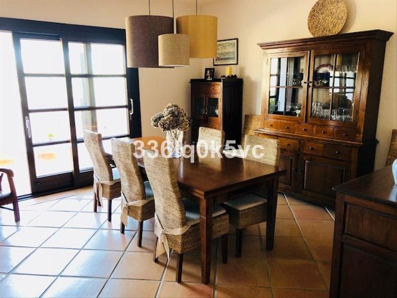 Foto 51291e92-19b3-422c-bf7e-732950026576. Casa adosada en avenida de andalucia 71 en Benahavís pueblo Benahavís