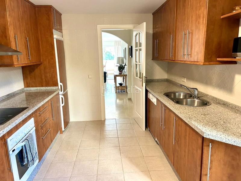 Foto 0477bbd8-b805-4171-a629-1e5806a0dd79. Apartament amb piscina a Elviria Marbella