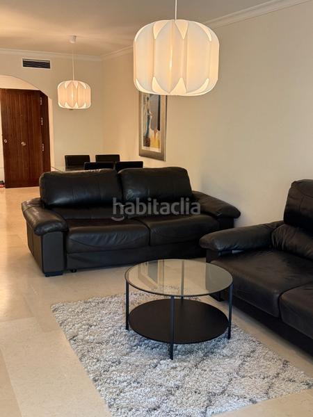 Foto 0fd3bf51-cc43-41ca-9a79-fa17c07781bd. Apartament amb piscina a Elviria Marbella