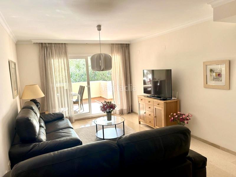 Foto a28330de-c747-442b-b524-3425c2dbf6eb. Apartament amb piscina a Elviria Marbella