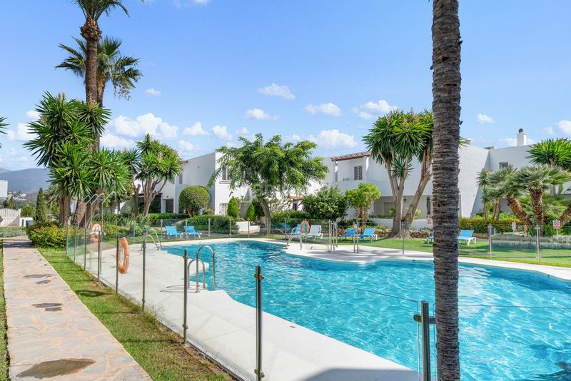 Foto db0edd3f-7ecf-4ba6-abfa-a28a57940497. Apartament amb piscina a Puerto Banús Marbella