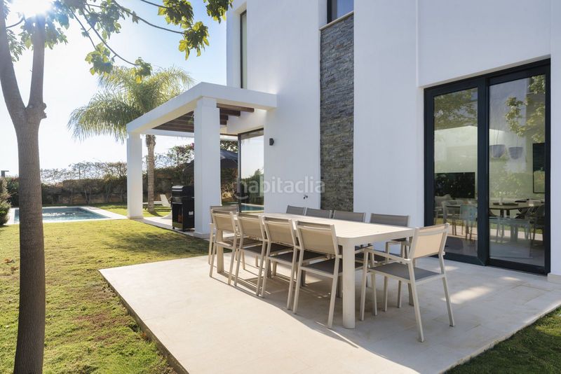 Foto 5397b5b8-a85a-486e-9ea7-8f595dfefb0d. Casa bifamiliare con piscina in Cabopino - Artola Marbella