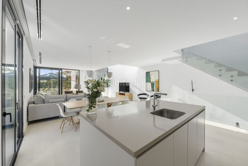 Foto 882e267d-03a0-4658-b703-a468402eb6db. Casa bifamiliare con piscina in Cabopino - Artola Marbella