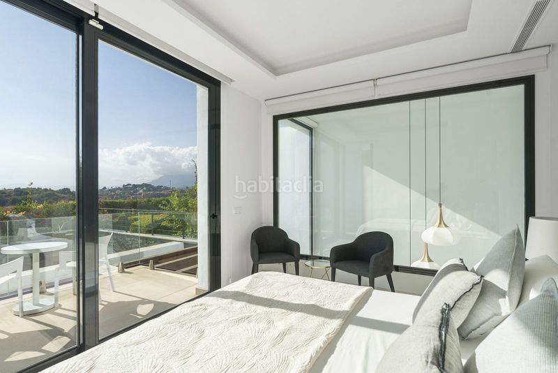 Foto 8d4ce75c-82e7-45fe-846d-076320dd7fd8. Casa bifamiliare con piscina in Cabopino - Artola Marbella
