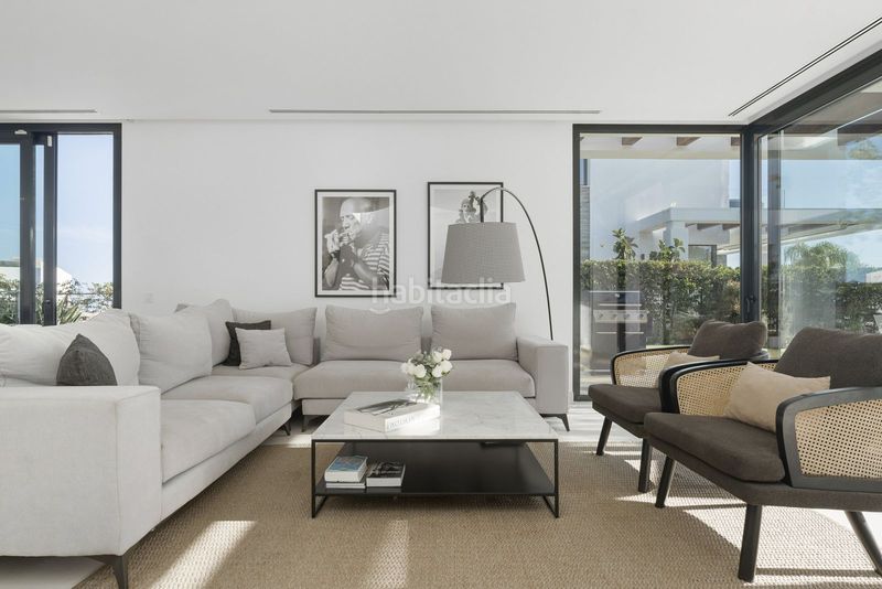 Foto a10e1edc-0310-4db3-82f8-8de0f4ca01fa. Casa bifamiliare con piscina in Cabopino - Artola Marbella